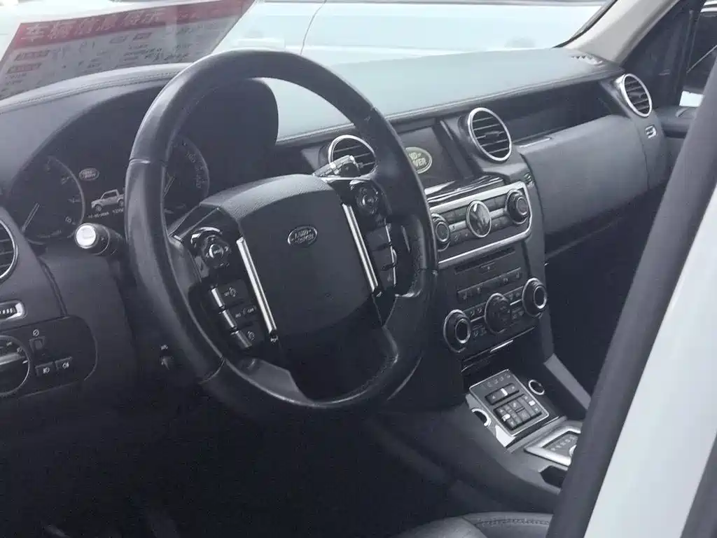 Land Rover Discovery 2014 — фото 14