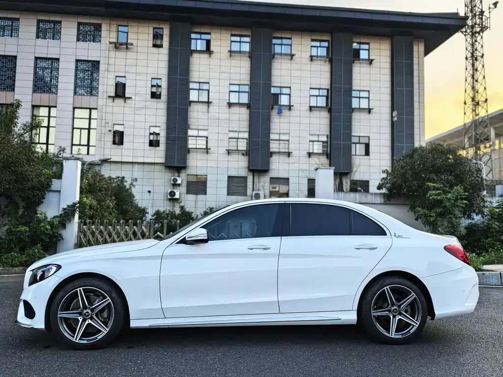 Mercedes-Benz C-Class 2018 — фото 10