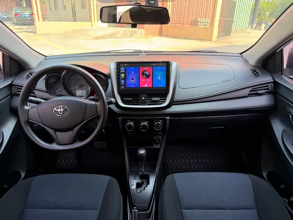 Toyota Yaris L 2019 — фото 6