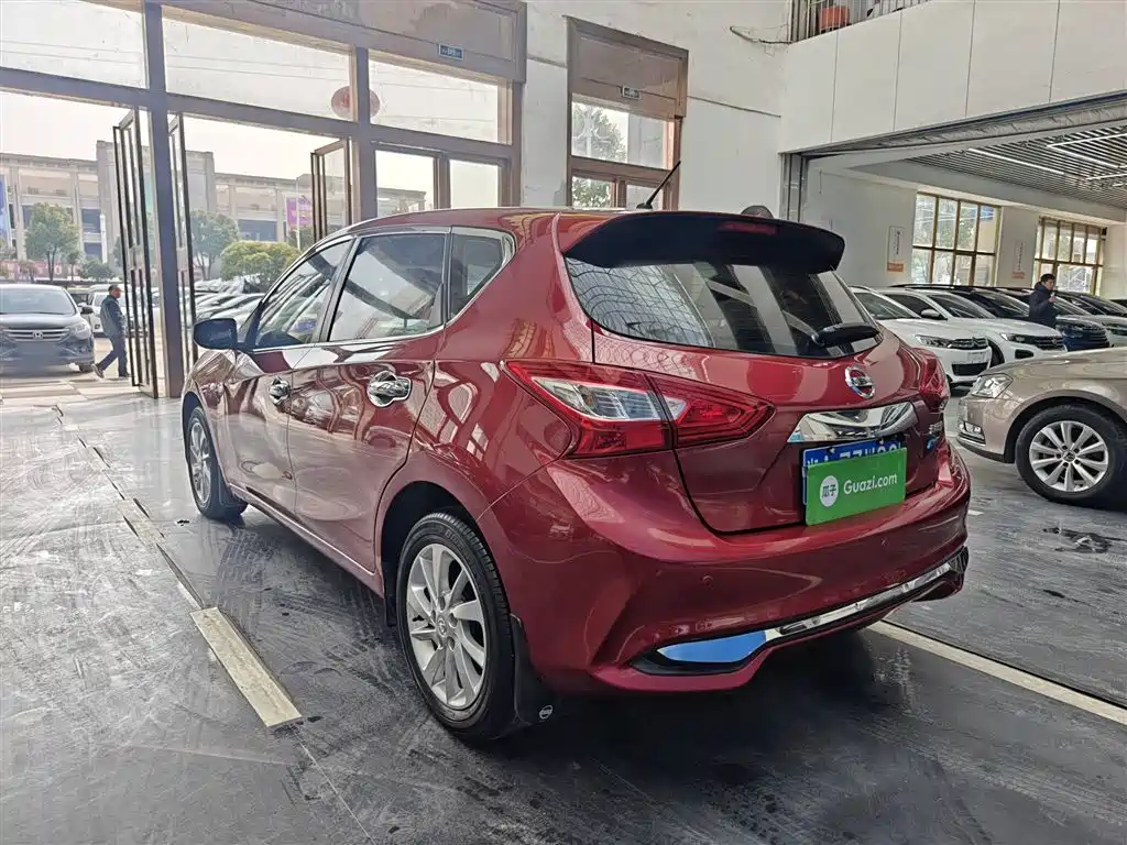 Nissan Tiida 2018 — фото 12