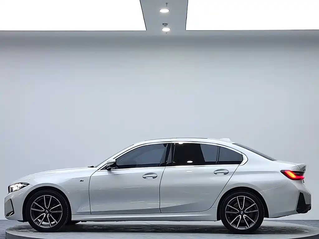 BMW 3 Series 2023
