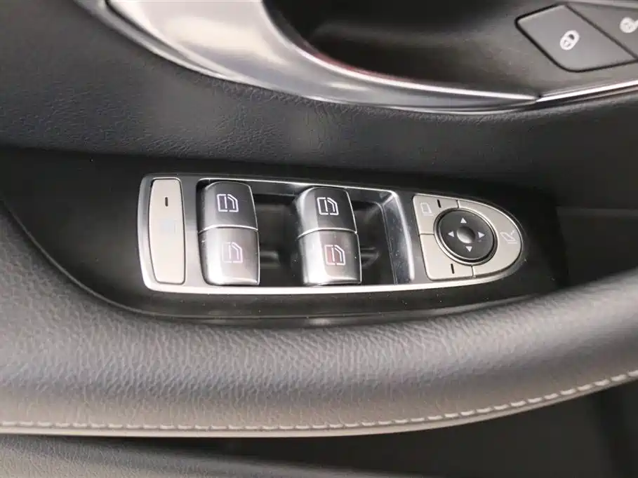 Mercedes-Benz E-Class 2018 — фото 14