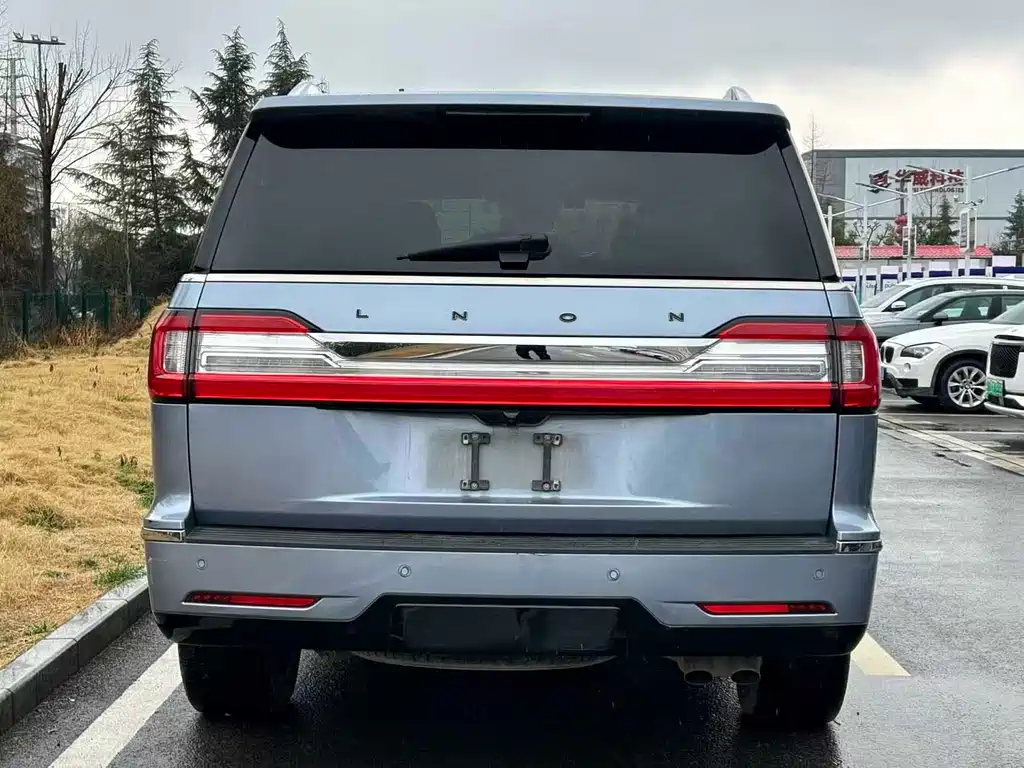 Lincoln Navigator 2020 — фото 10