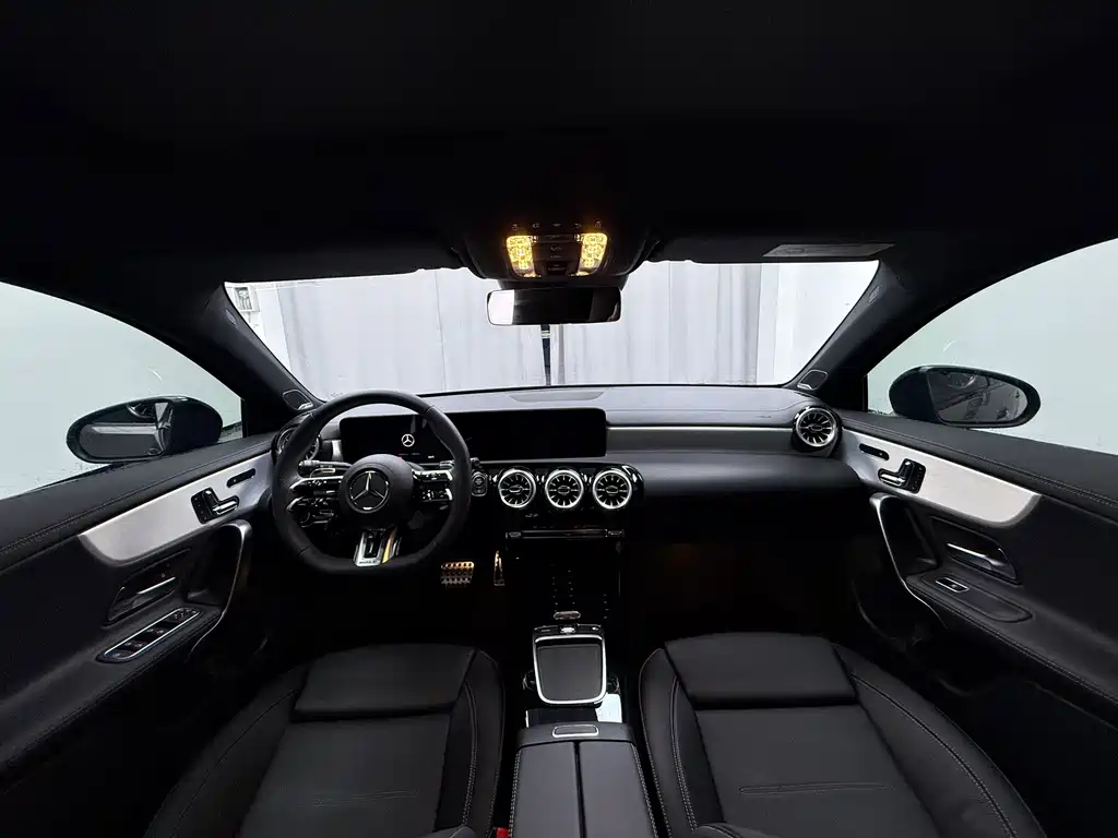 Mercedes-Benz A-Class AMG 2024 — фото 10