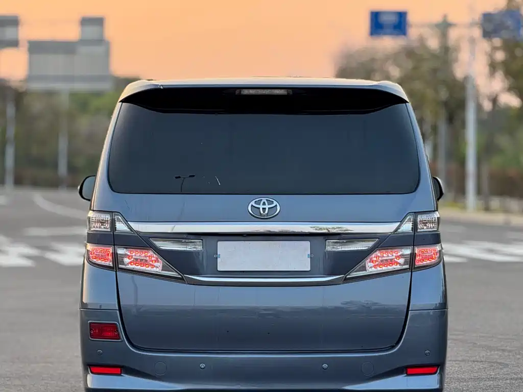 Toyota Alphard 2012 — фото 21
