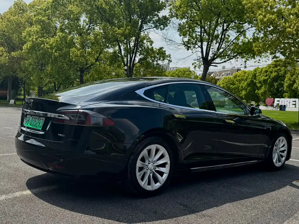 Tesla Model S 2017 — фото 3
