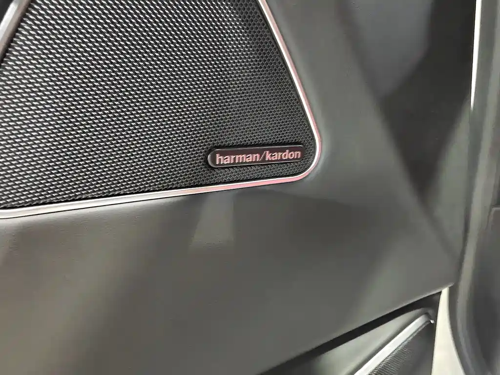 Maserati Levante 2018 — фото 16