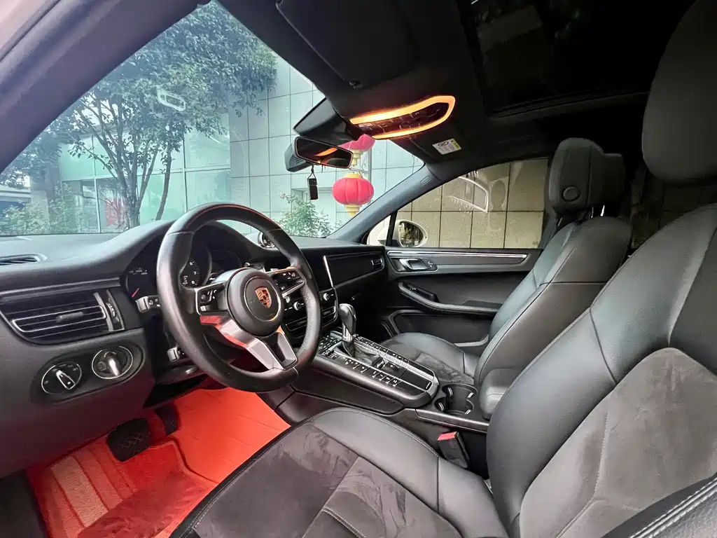 Porsche Macan 2020 — фото 11