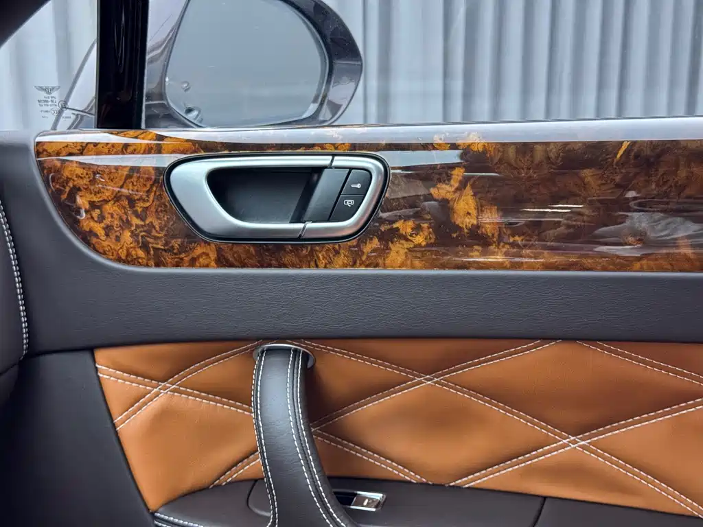 Bentley Flying Spur 2012 — фото 27