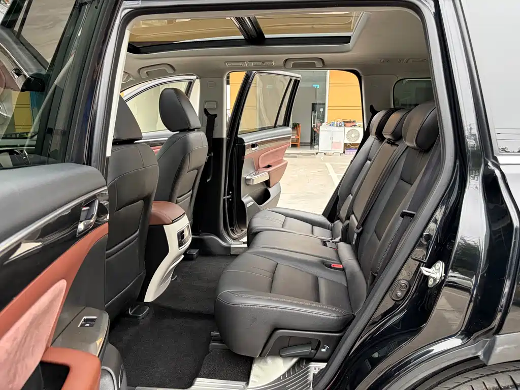 GAC Trumpchi GS8 2017 — фото 12