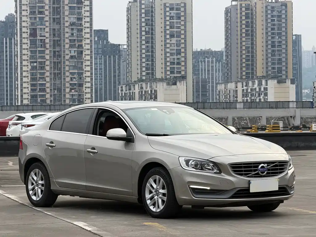 Volvo S60 2016 — фото 3