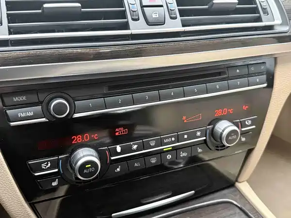 BMW 7 Series 2011