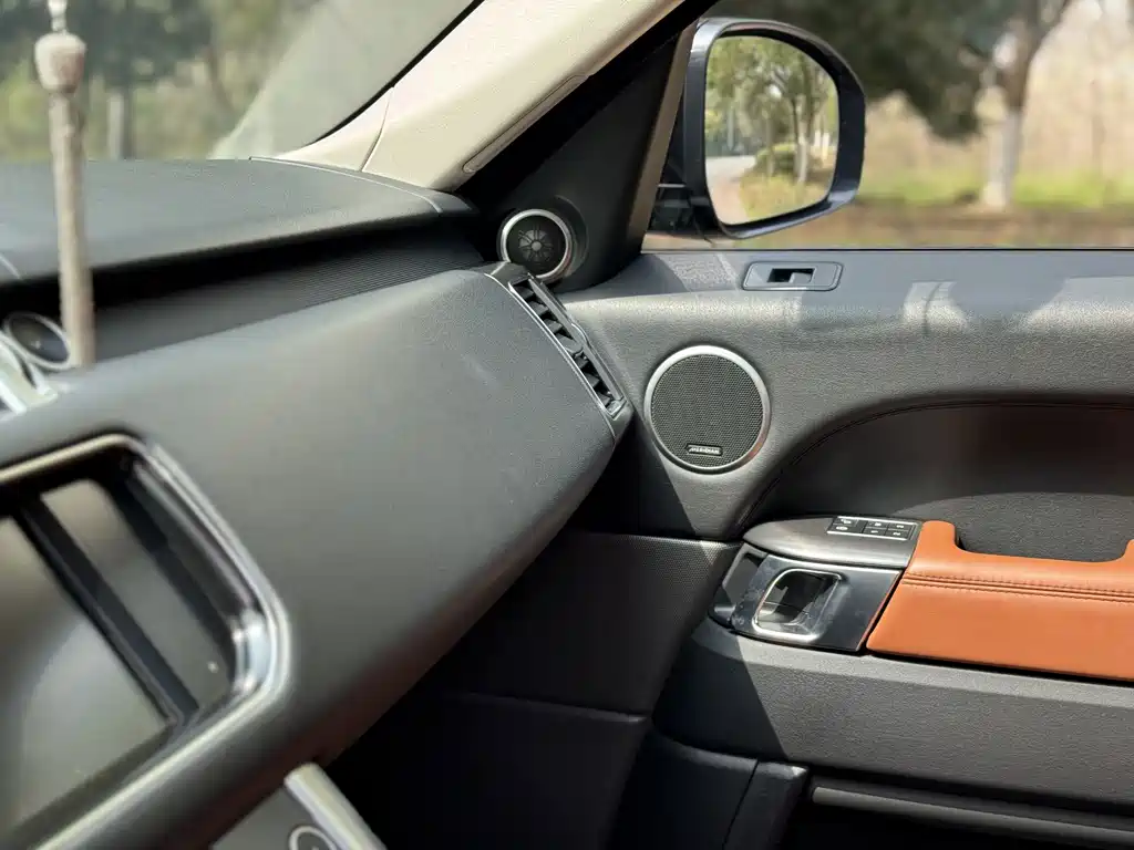 Land Rover Range Rover Sport 2016 — фото 13