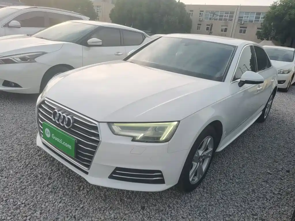 Audi A4L 2018 — фото 2