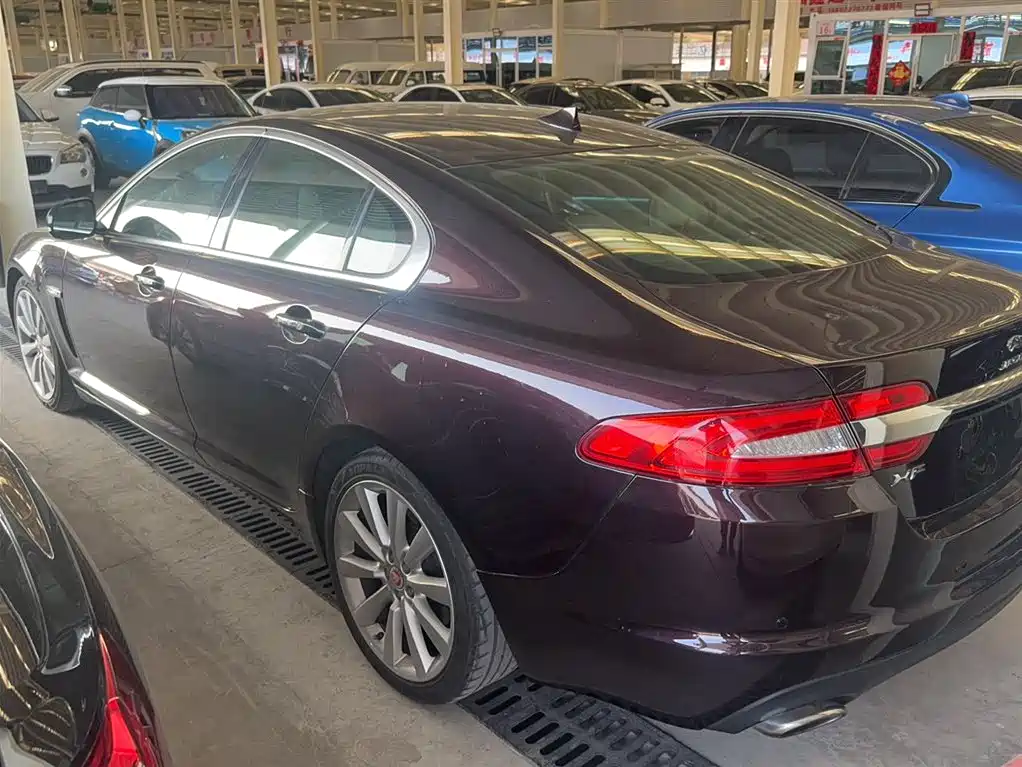 Jaguar XF 2015 — фото 5