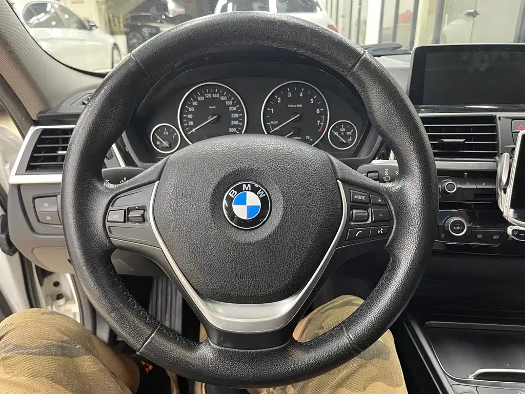 BMW 3 Series 2016