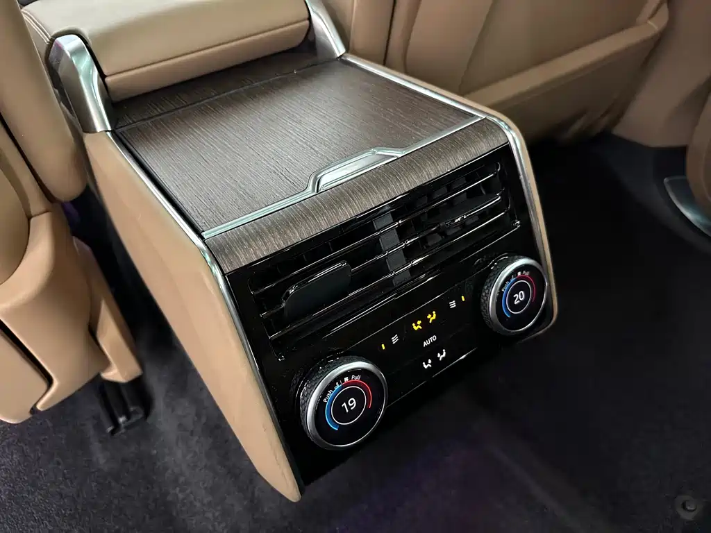 Land Rover Range Rover 2024 — фото 19