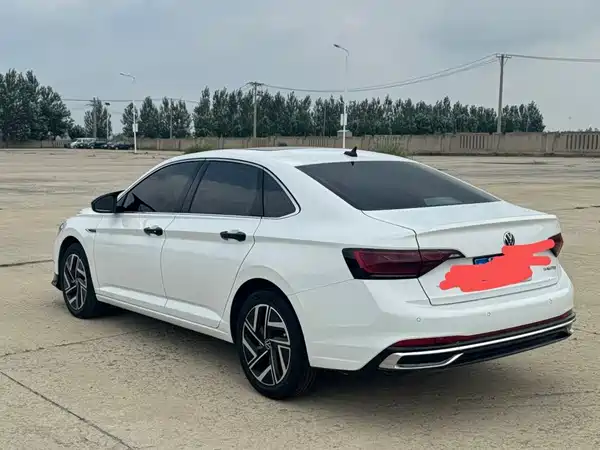 Volkswagen Sagitar 2022