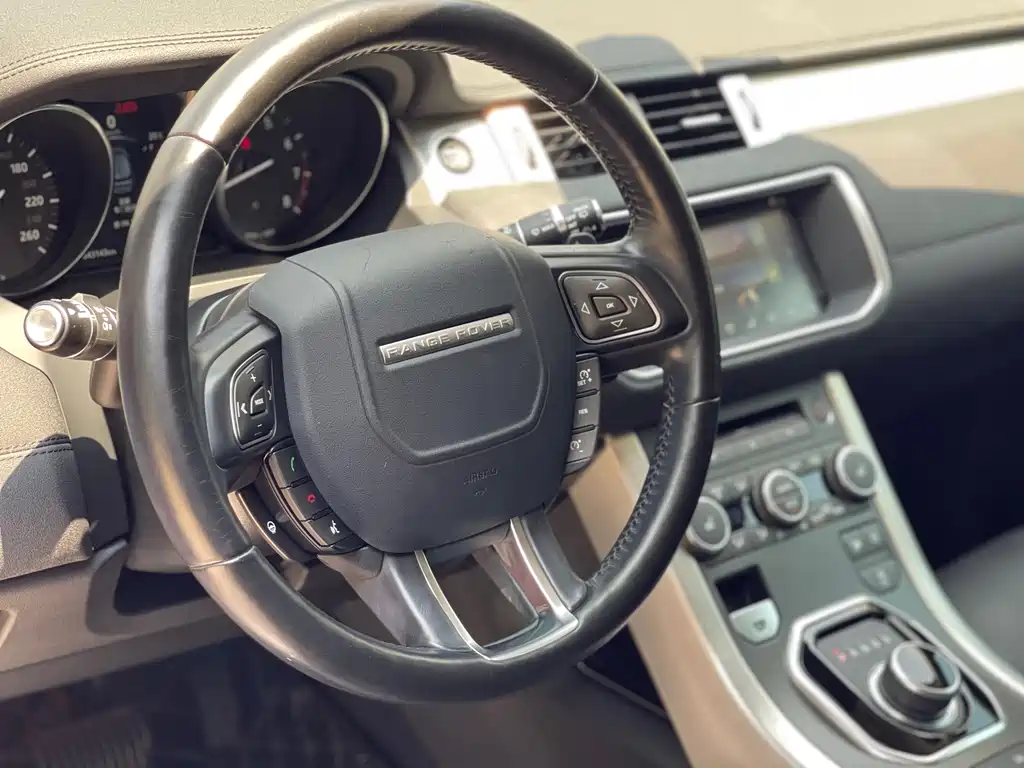 Land Rover Evoque 2018 — фото 10