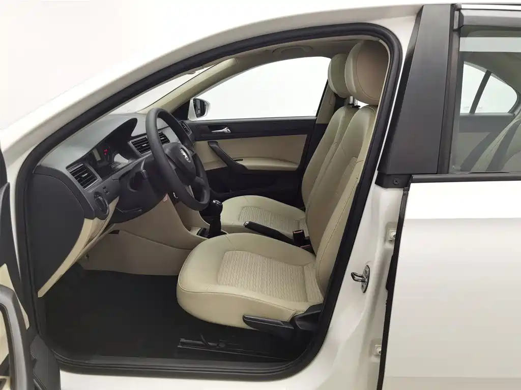 Skoda Rapid 2014 — фото 10