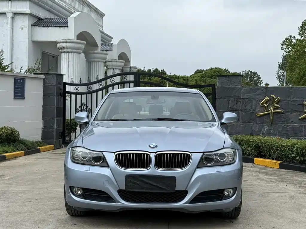 BMW 3 Series 2011 — фото 2
