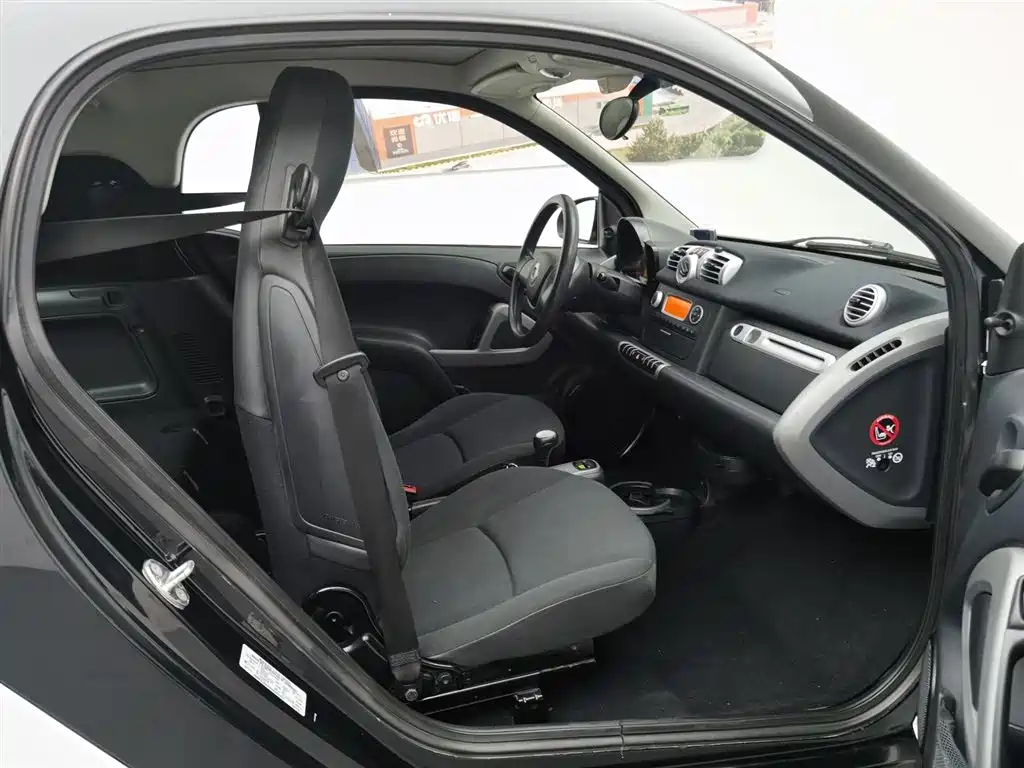 smart Fortwo 2013 — фото 23
