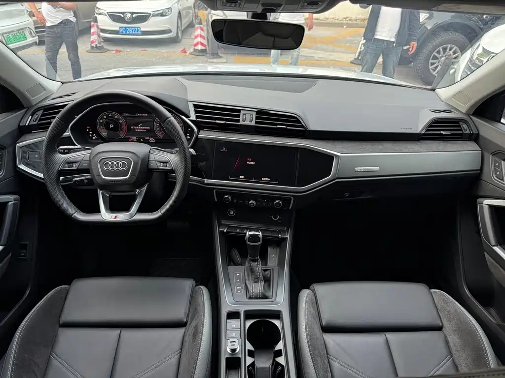 Audi Q3 Sportback 2023 — фото 7