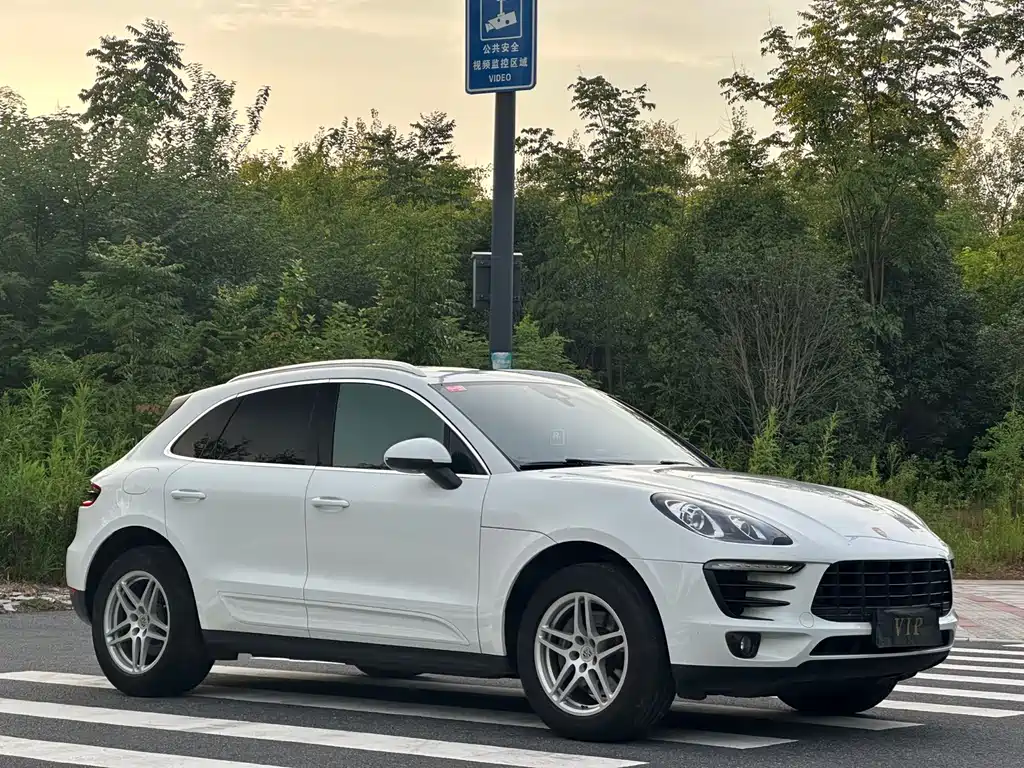 Porsche Macan 2017 — фото 1