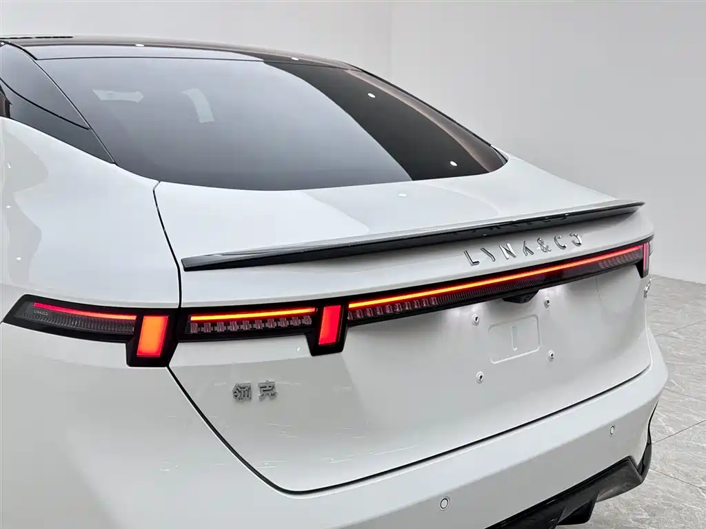 Lynk & Co 07 EM-P 2024 — фото 22