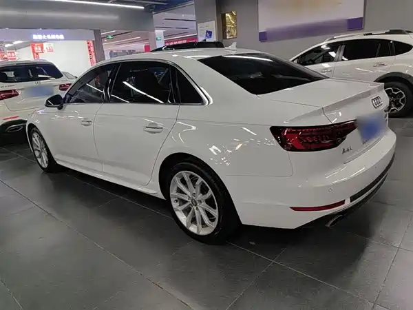 Audi A4L 2018