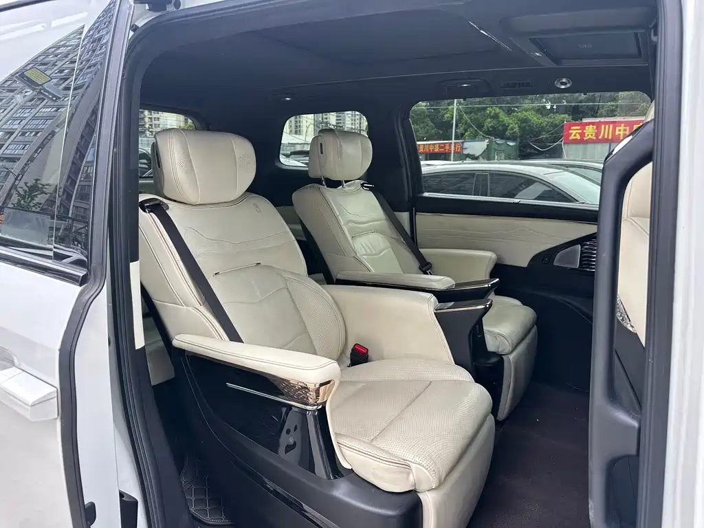 GAC Motor Trumpchi M8 2022 — фото 16