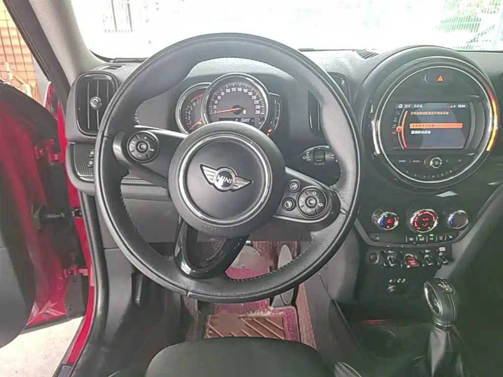 MINI Countryman 2018 — фото 11