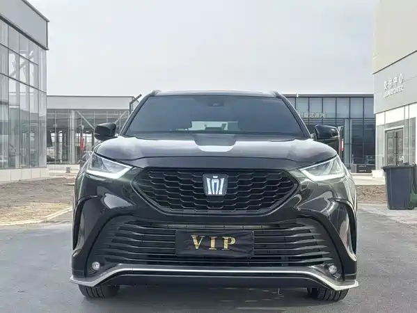 Toyota Crown Kluger 2023