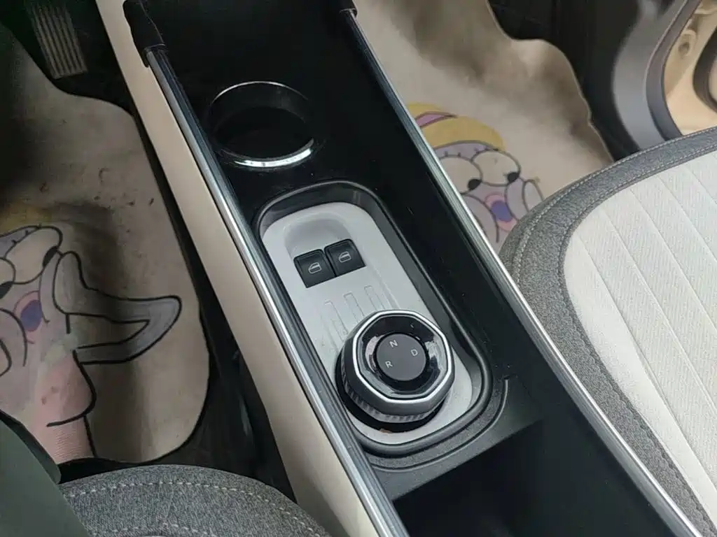 Geely Galaxy Panda 2025 — фото 14