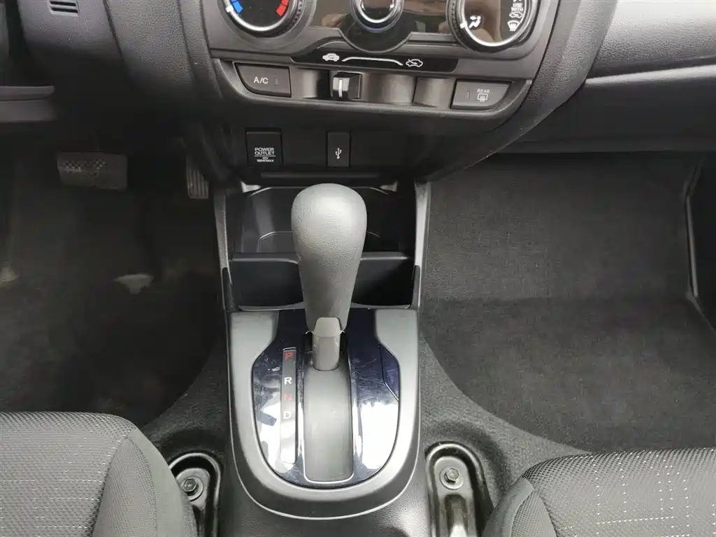 Honda Fit 2018 — фото 13