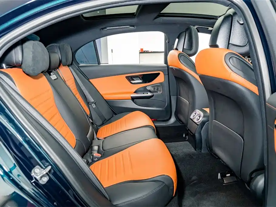 Mercedes-Benz C-Class 2024 — фото 18