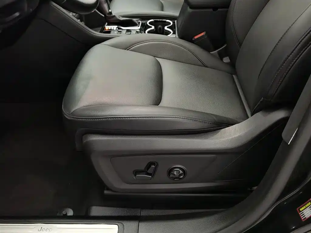 Jeep Grand Commander 2021 — фото 20