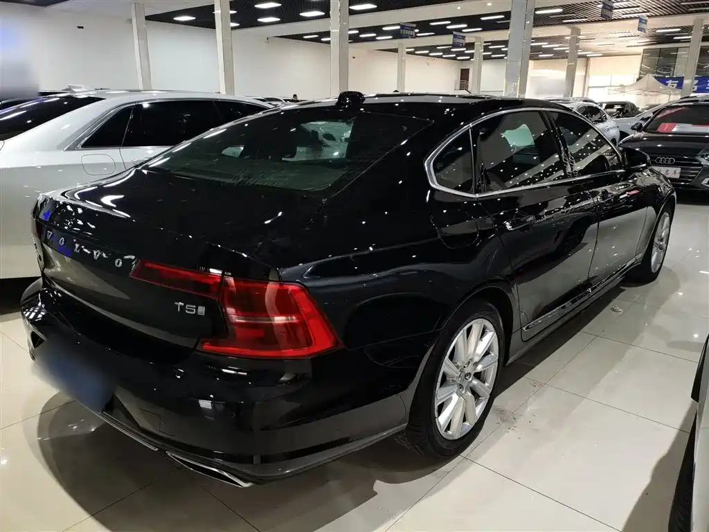 Volvo S90 2020 — фото 23