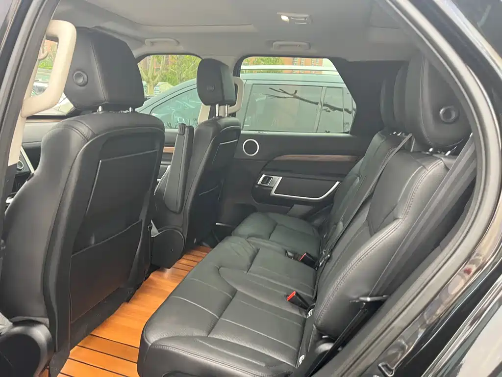 Land Rover Discovery 2018 — фото 11