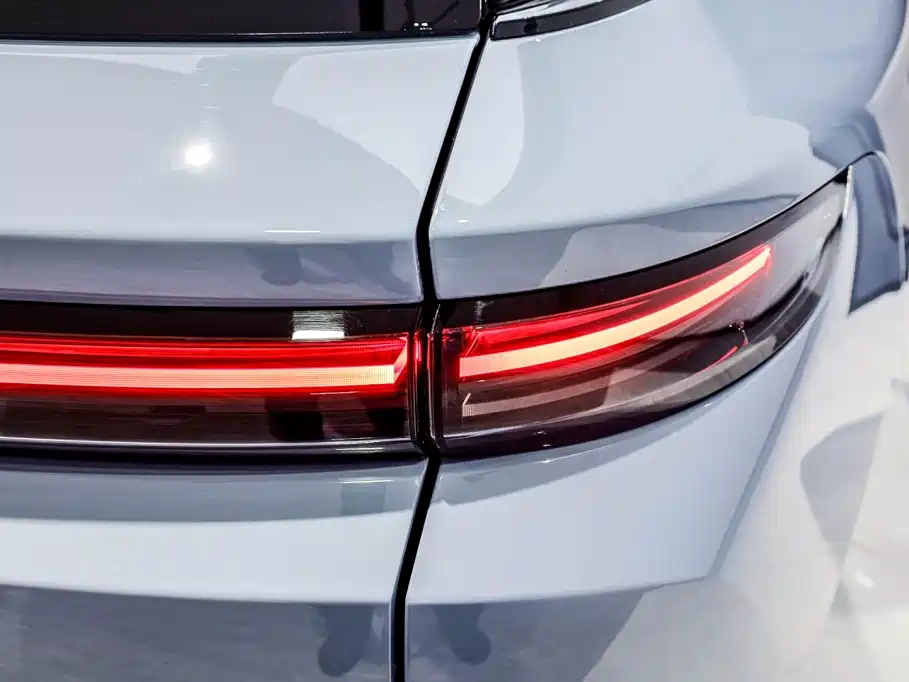 Li Auto i8 2025 — фото 23