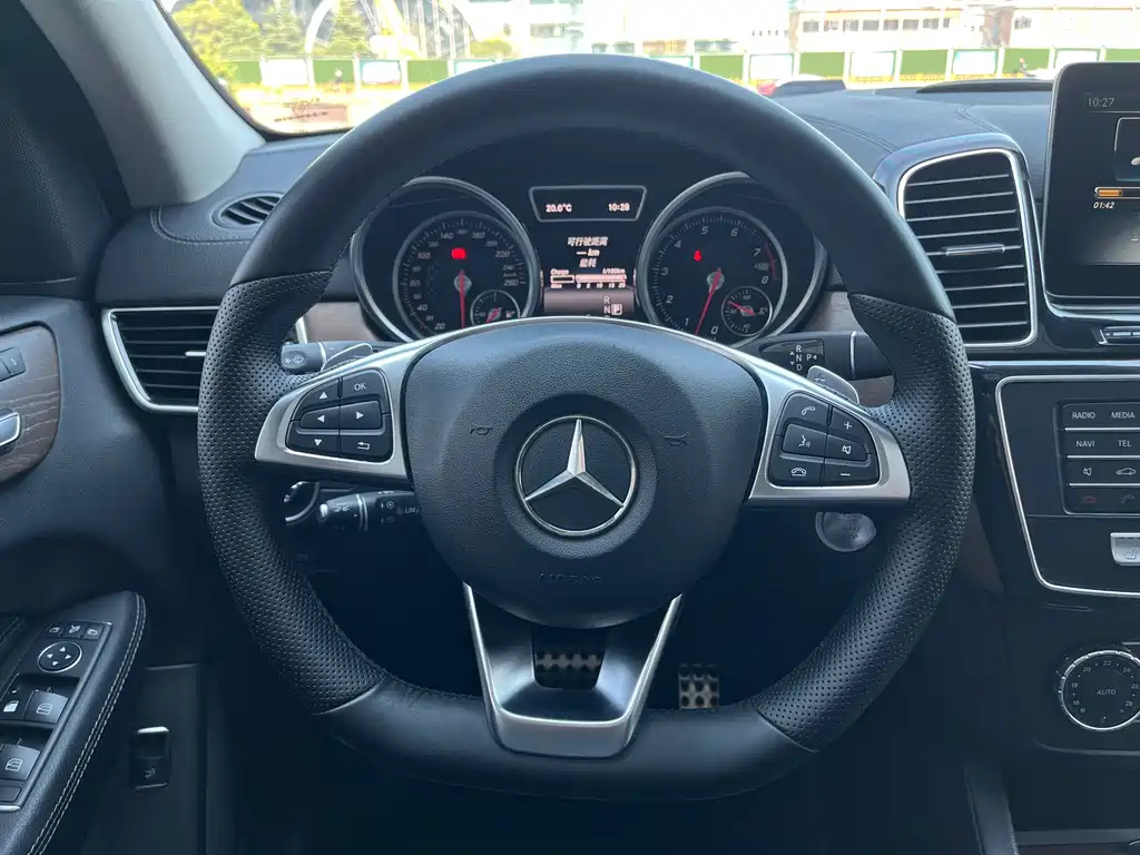 Mercedes-Benz GLE 2016 — фото 6