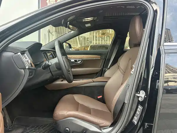 Volvo S90 2024