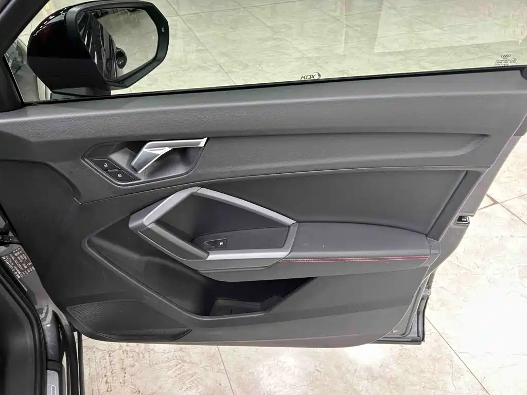 Audi Q3 2023 — фото 10