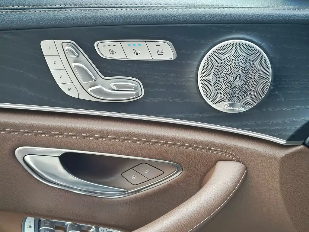Mercedes-Benz E-Class 2021 — фото 15
