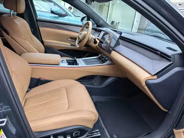 BYD Han L 2025