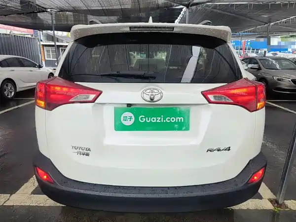 Toyota RAV4 2015
