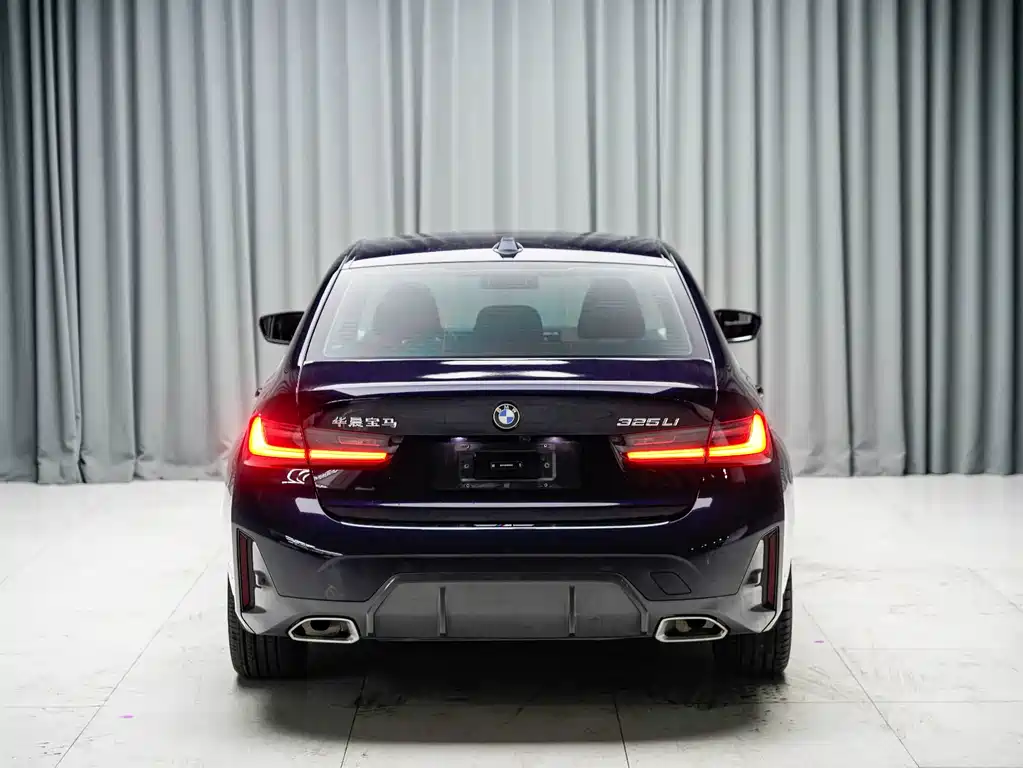 BMW 3 Series 2024 — фото 11