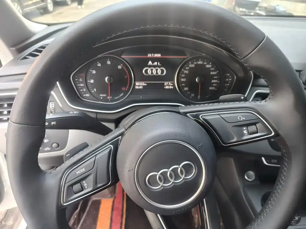 Audi A4L 2019