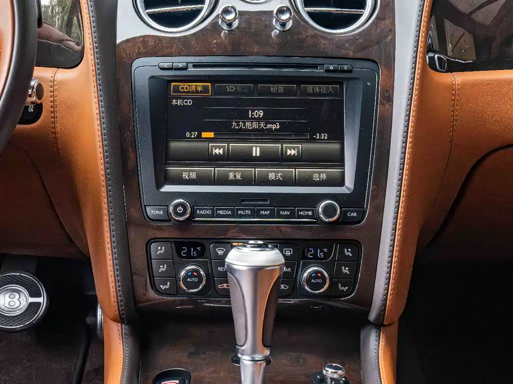 Bentley Flying Spur 2012 — фото 15