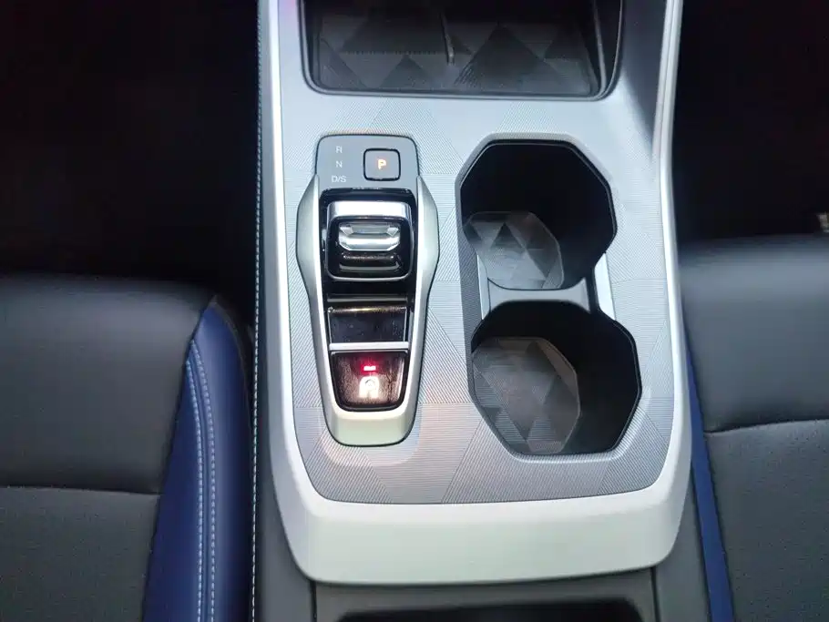 GAC Trumpchi GS3 2025 — фото 16